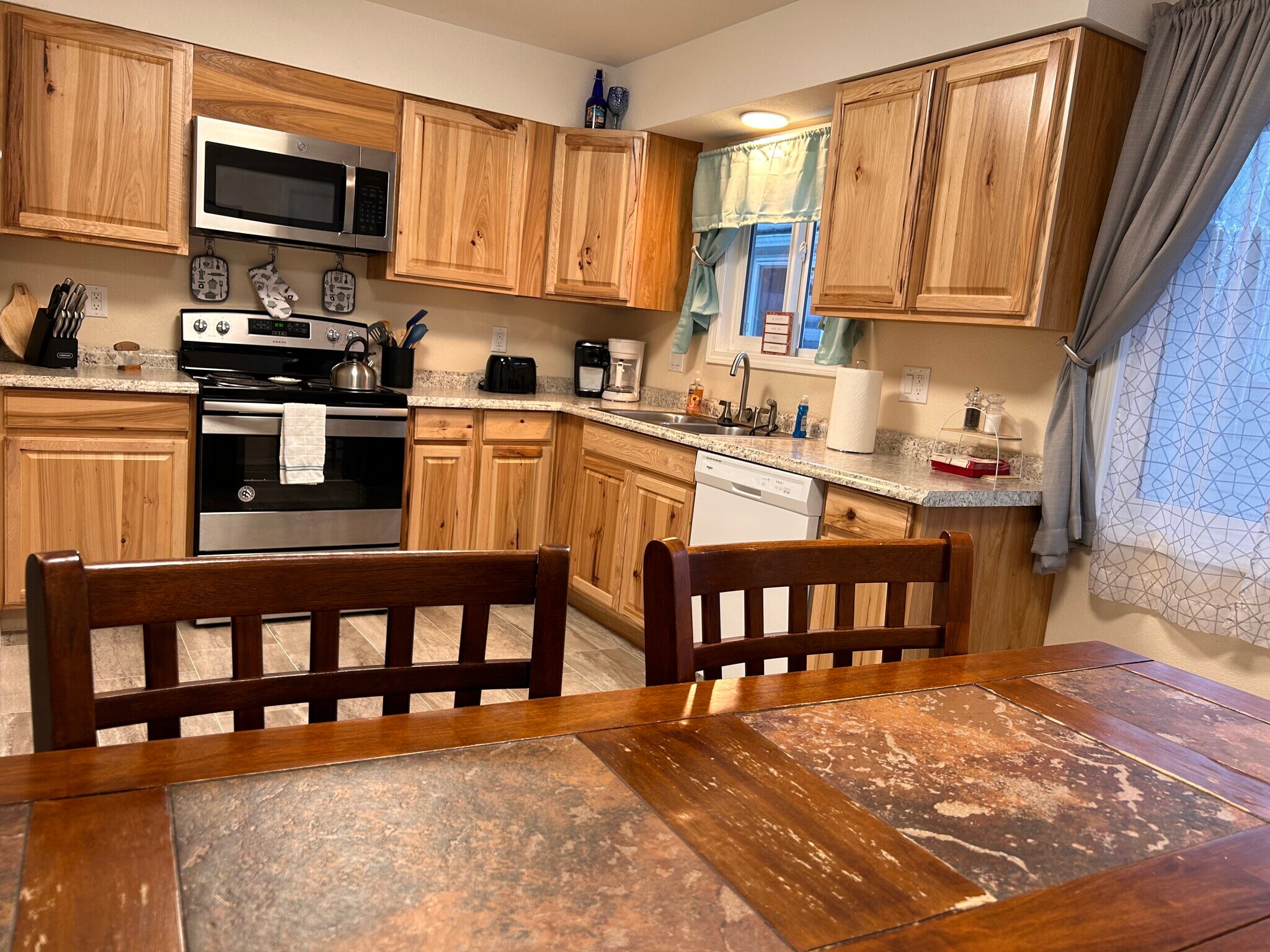 Building Photo - 1720 Beaver Pl