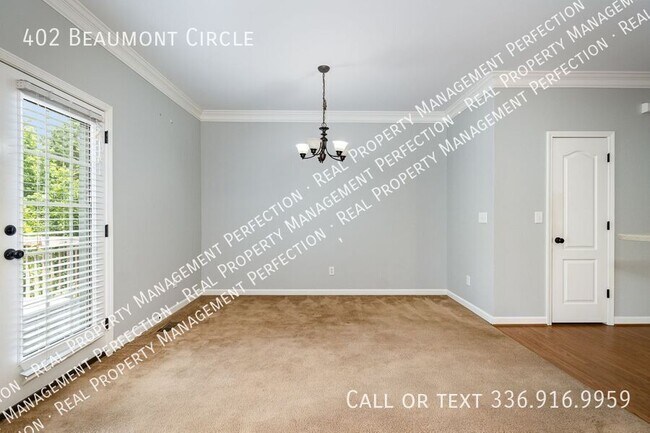 Building Photo - 402 Beaumont Cir