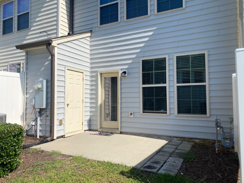 Building Photo - 521 Timpson Ave
