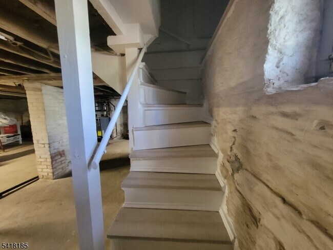 Building Photo - 140 Prospect St