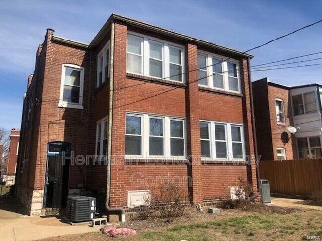 Building Photo - 3912 Flad Ave