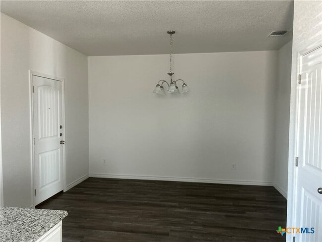 Building Photo - 113 Dolphin Dr