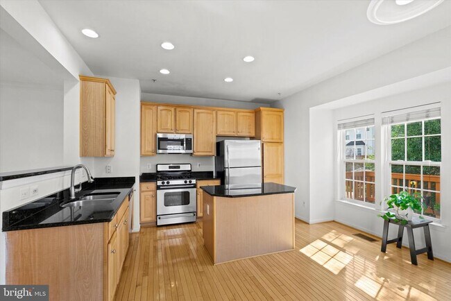 Building Photo - 3567 Ellery Cir
