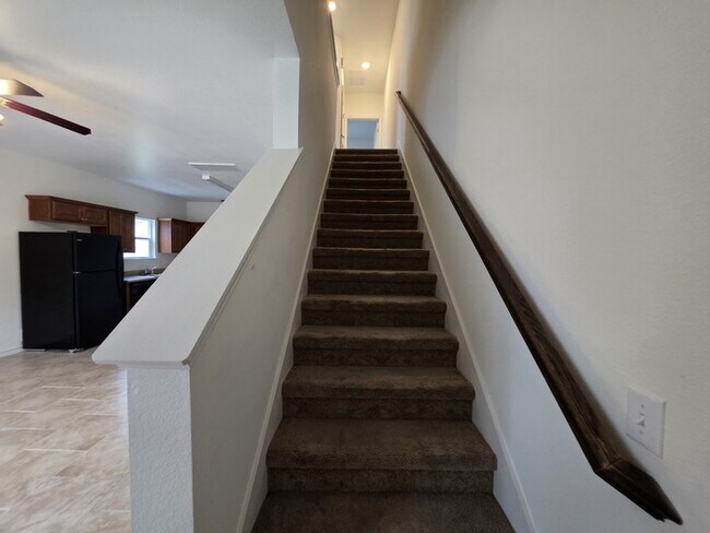 Building Photo - 6110 White Oak Dr