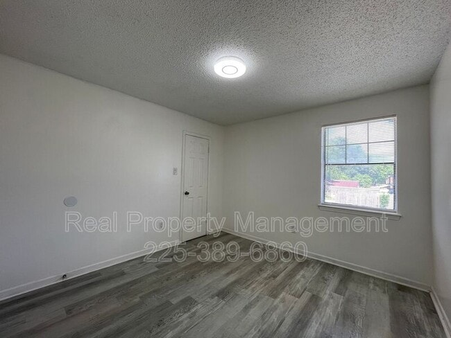 Building Photo - 1511 Cristy Dr