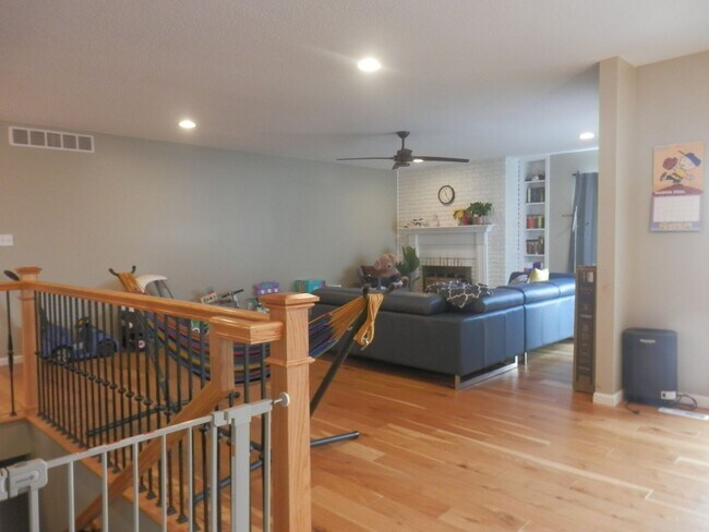 Building Photo - Spectacular 5 Bed 3 Bath With Amazing View...