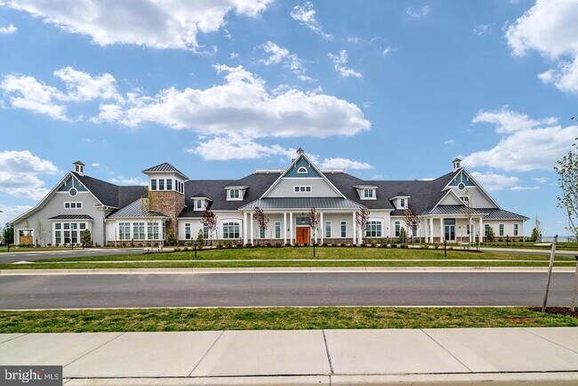 Building Photo - 215 Kingfisher Ln