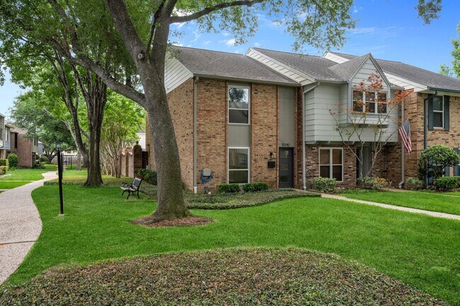 Building Photo - 10240 Longmont Dr