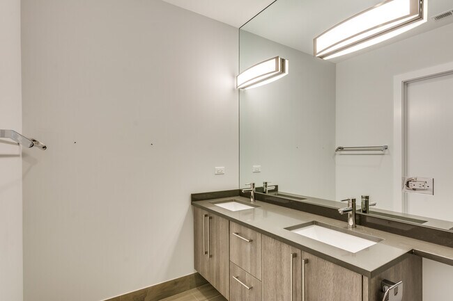 Building Photo - 2351 N Seeley Ave
