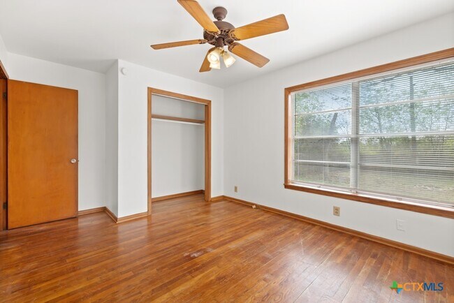 Building Photo - 1511 Ranch Rd 12