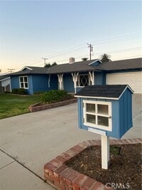 Building Photo - 717 Serpentine Dr