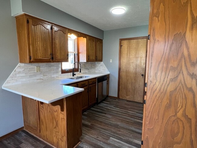 Building Photo - Quiet 3Bed / 2Bath in Sundance Estates