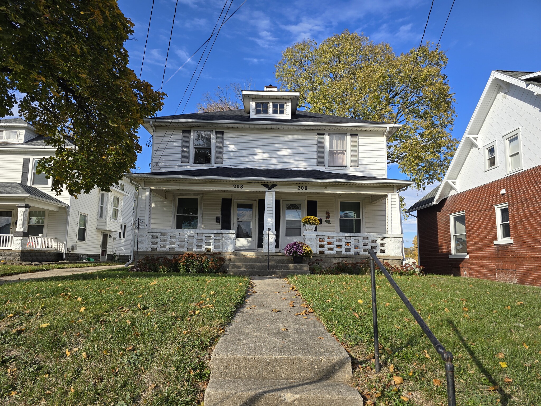 Building Photo - 208 Pike St
