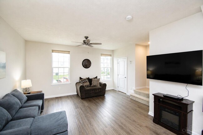 Building Photo - 984 Steamboat Dr