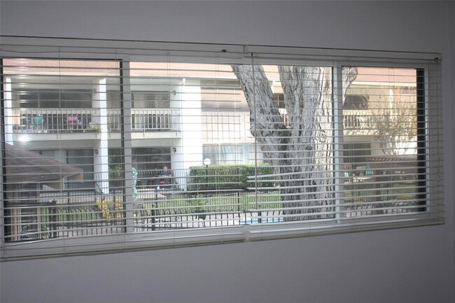 Building Photo - 12100 Melville Dr