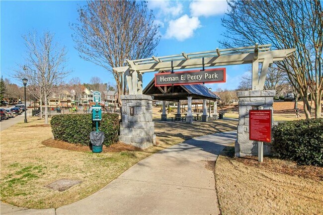 Building Photo - 1954 Sanford Dr