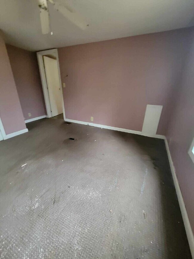Building Photo - 2/1 Mobile home for rent in Leakesville!