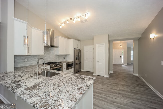 Building Photo - 612 Mayfern Dr