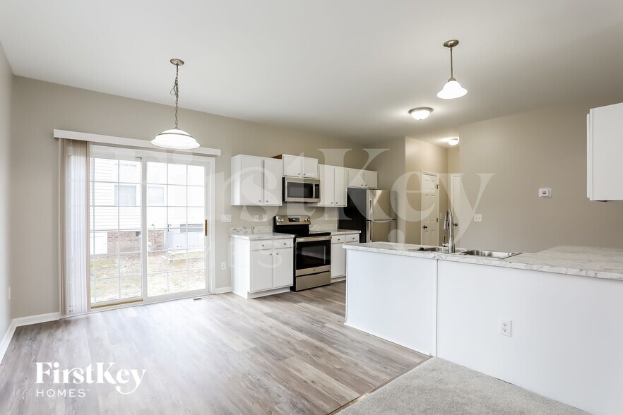 Building Photo - 708 Marjam Ln