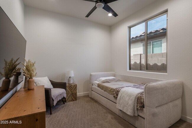 Building Photo - 18365 W Ewers Dr