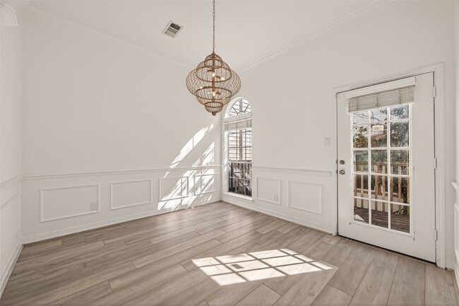 Building Photo - 5217 Blossom St