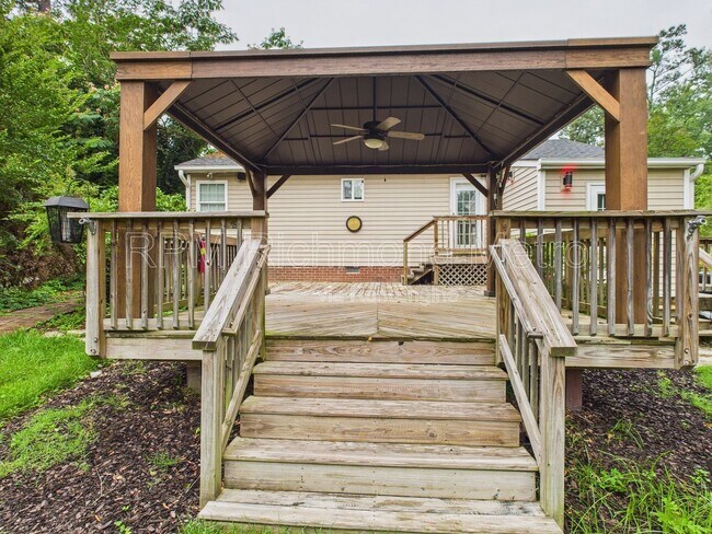 Building Photo - 1109 Dinwiddie Ave