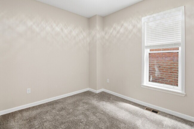 Building Photo - $2,995.95- 3 Bed, 2 Bath Home in Highlands Ranch with In Unit Laundry!