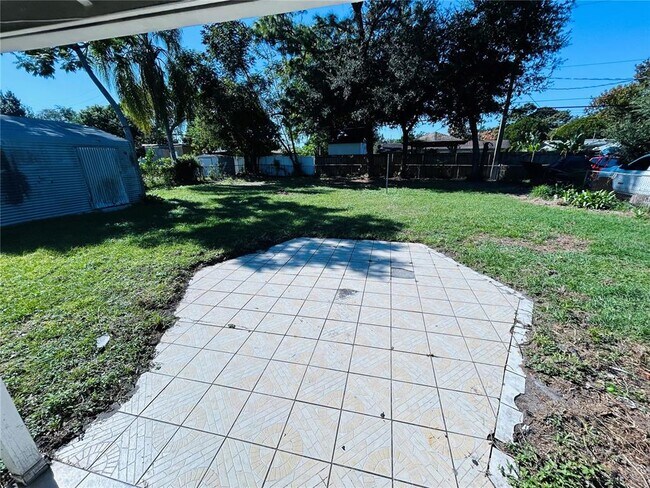 Building Photo - 6112 Tavendale Dr