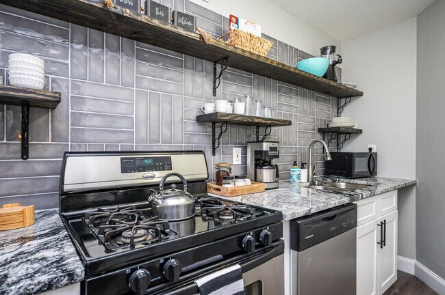 Building Photo - 215 Piedmont Ave NE