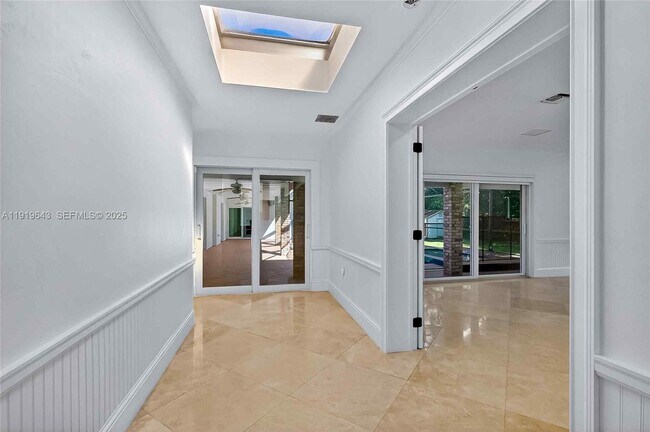 Building Photo - 6731 SW 138th St