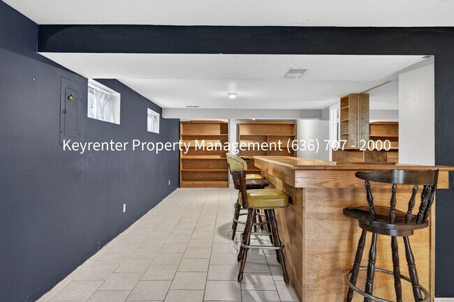 Building Photo - Spacious 3BR Home with Finished Basement in St. Charles