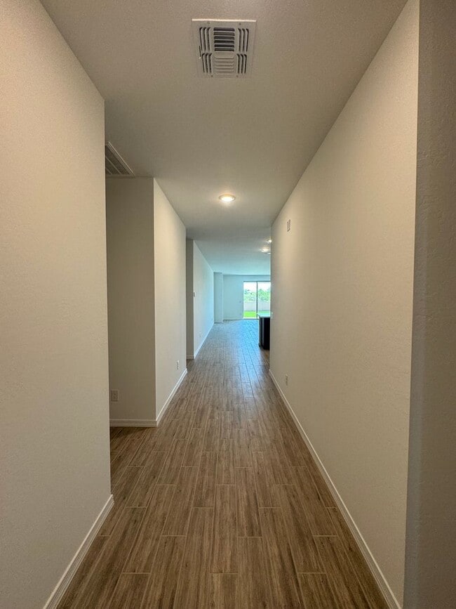 Building Photo - BRAND NEW HOME IN ALORAVITA IN PEORIA