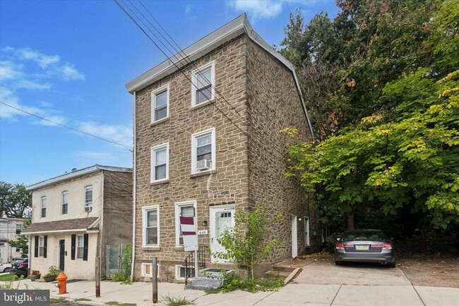 Building Photo - 448 Krams Ave