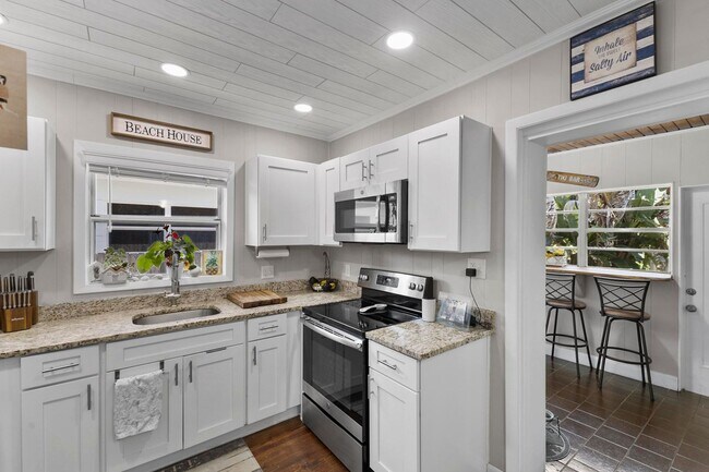 Building Photo - Charming 3-Bedroom Home in Daytona Beach