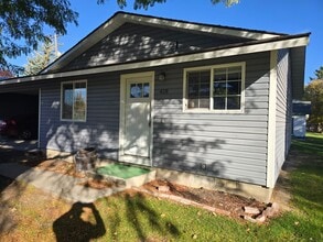 Building Photo - Eastland Duplex