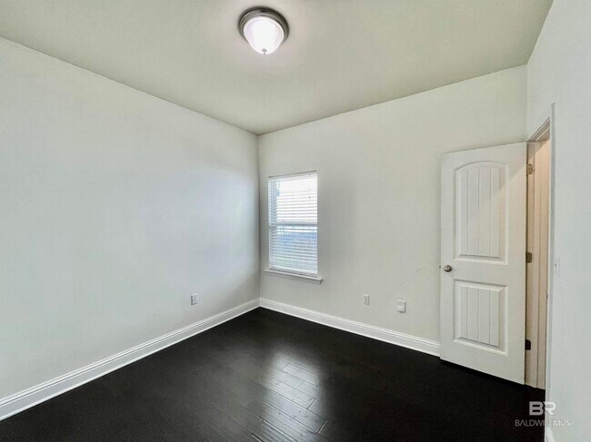 Building Photo - 324 Majestic Beauty Ave