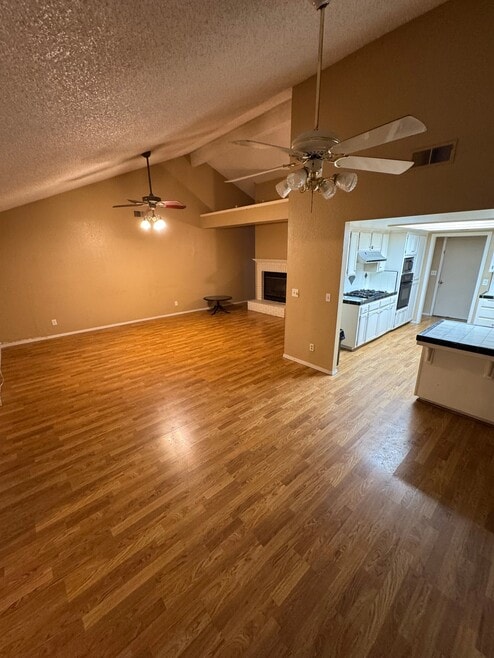 Building Photo - 6220 N Gilroy Ave