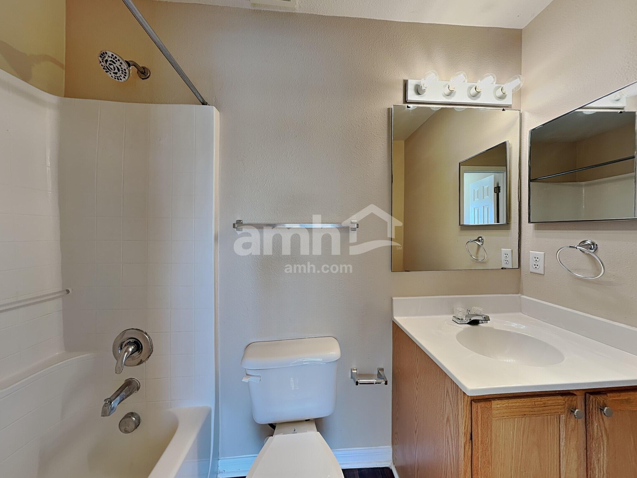 Building Photo - 934 Brenton Leaf Dr