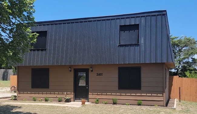 Building Photo - 2401 Azle Hwy