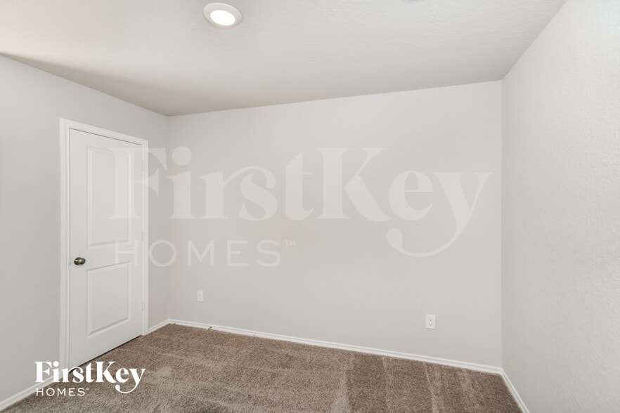 Building Photo - 10766 Prusiner Dr
