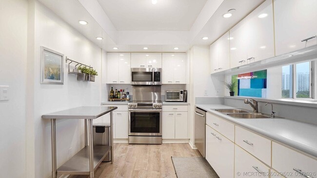 Building Photo - 4750 S Ocean Blvd