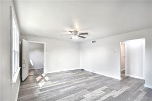 Building Photo - 2329 McKees Rocks Rd