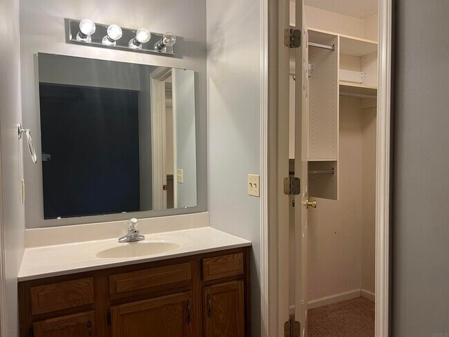 Building Photo - 3525 Shadow Creek Dr