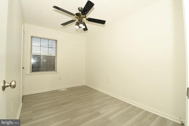 Building Photo - 8635 Union Pl