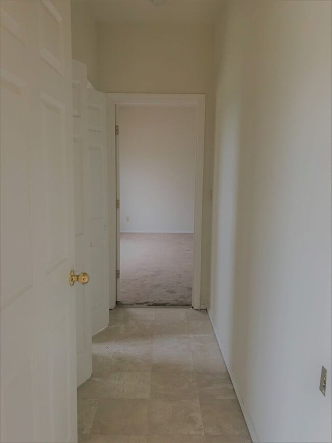 Building Photo - 305 Carmel Valley Way