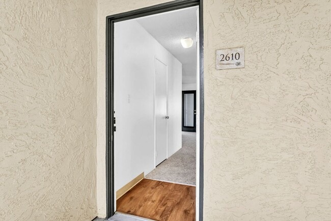 Building Photo - Beautiful one bedroom/one bath in the Verano community at UTC! Close to so much!