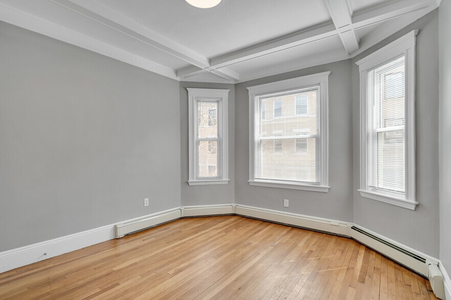 Building Photo - 142 Sutherland Rd