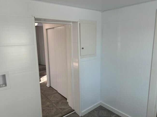 Building Photo - 1943 Smoketown School Rd