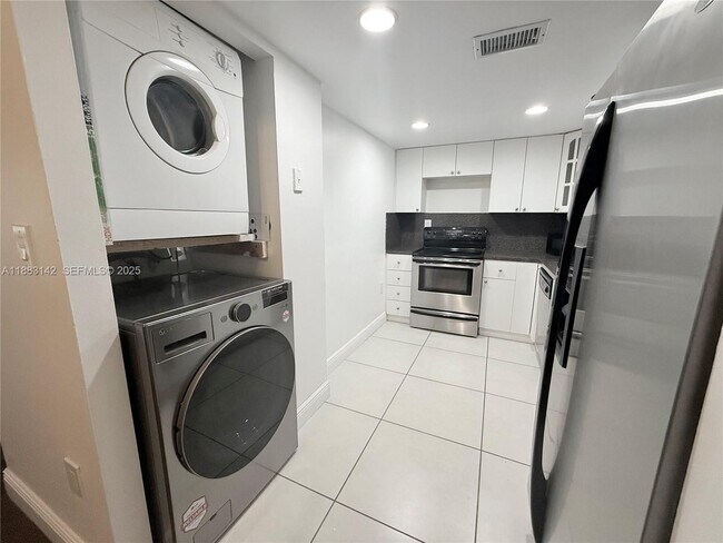 Building Photo - 8261 NW 8th St