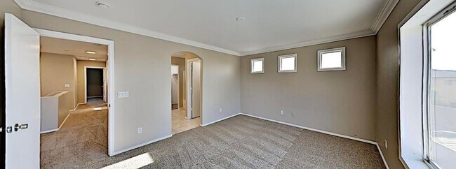 Building Photo - 4 Bedroom, 3 Bath Coming Soon!!